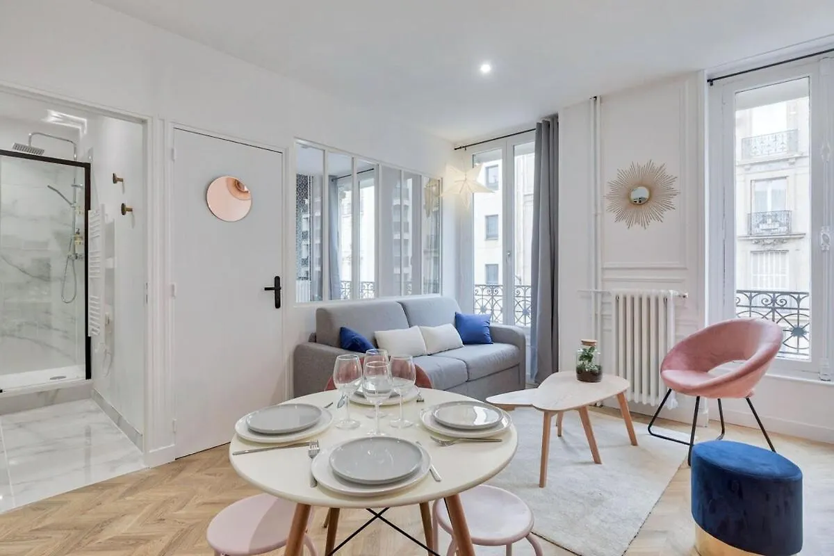 Appartement cosy proche Arc de Triomphe - 4P Paris France